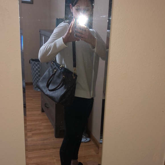 Louis Vuitton Pallas Noir MM SOLD!! - Picture 12 of 17